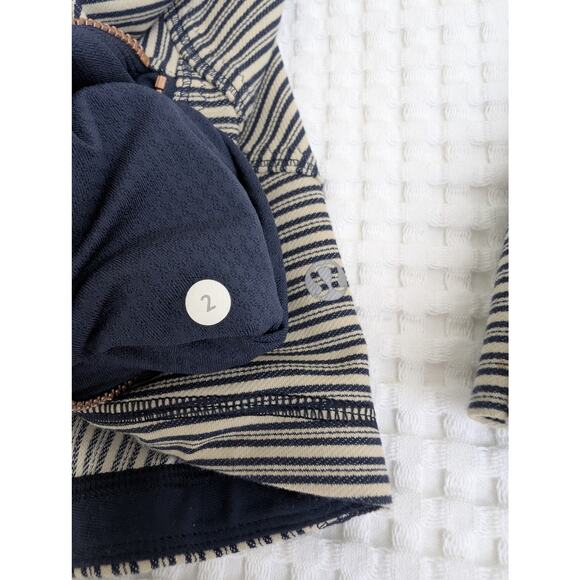 lululemon forme jacket II - Picture 10 of 13